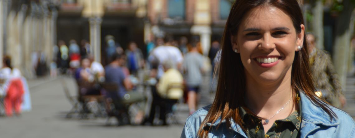 Judith Piquet en la Plaza de Cervantes