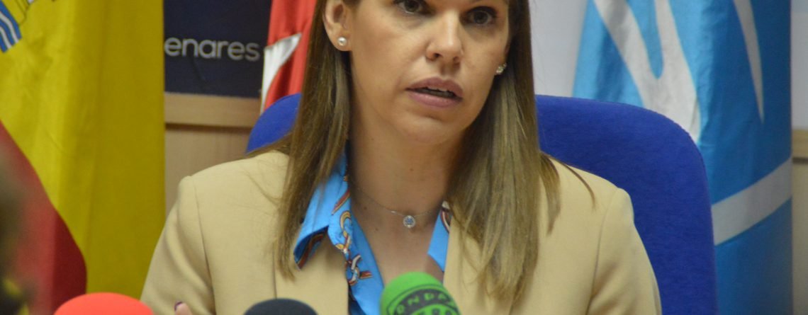 Judith Piquet en rueda de prensa