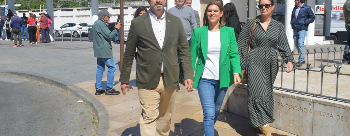 Judith Piquet junto a Pedro Rollán
