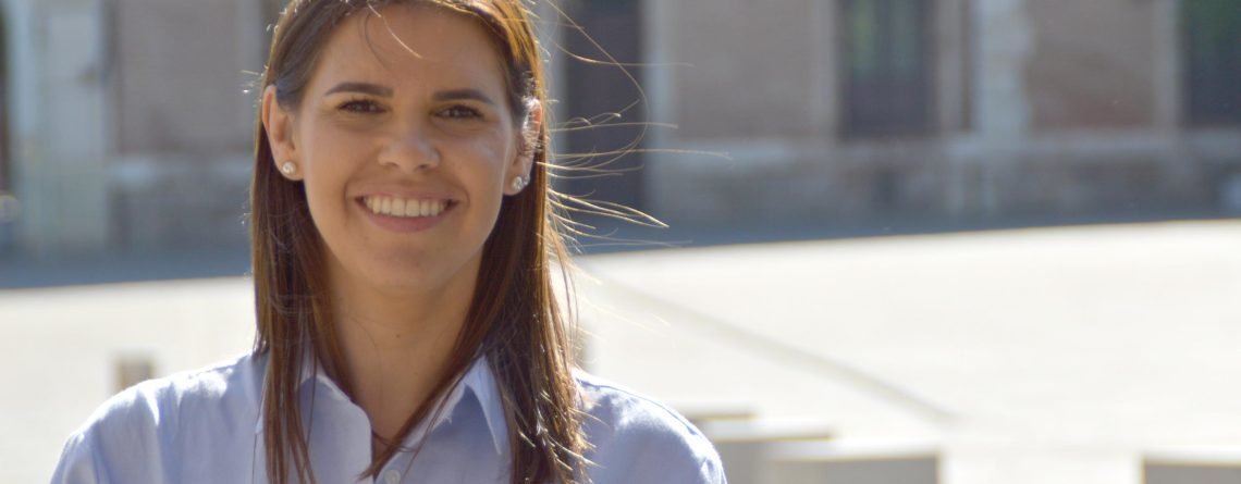 Judith Piquet en la Plaza de Cervantes