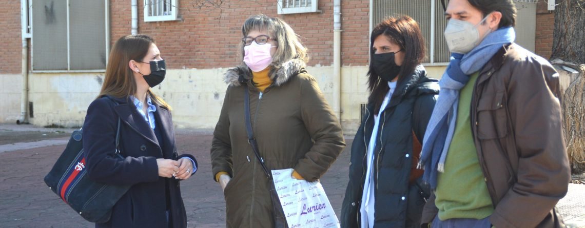 Concejales del PP de Alcalá junto a vecinos de la Chana y calle Alarpardo